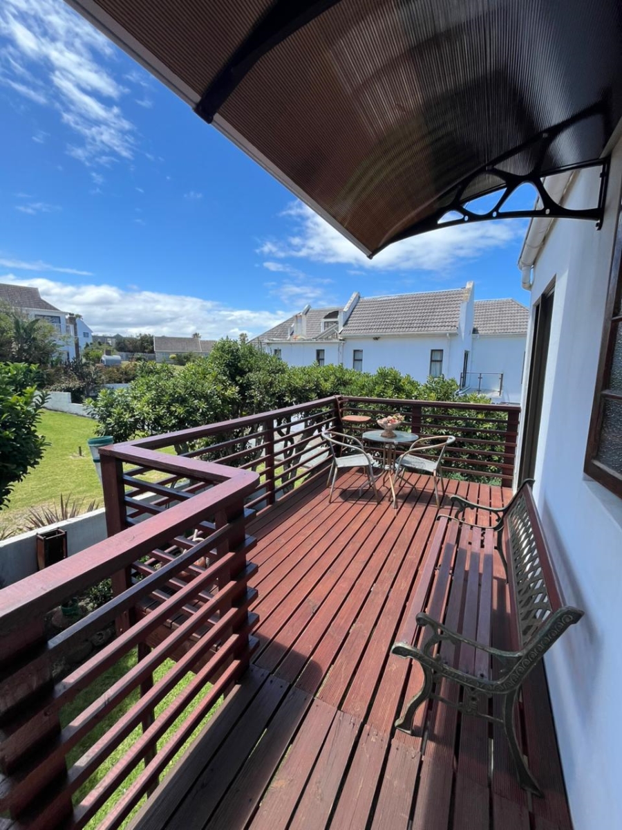 3 Bedroom Property for Sale in Cove Rock Eastern Cape
